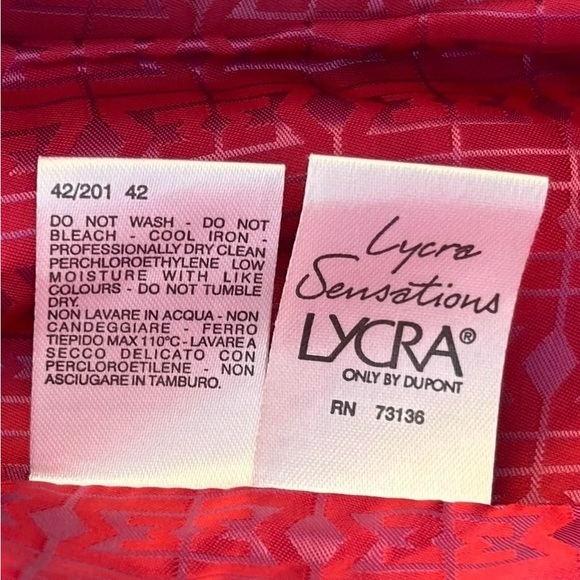 MaxMara Velvet Blazer Women’s Sz 8 Red Maroon Berry - Pointed Collar, 2 Buttons - Picture 14 of 16